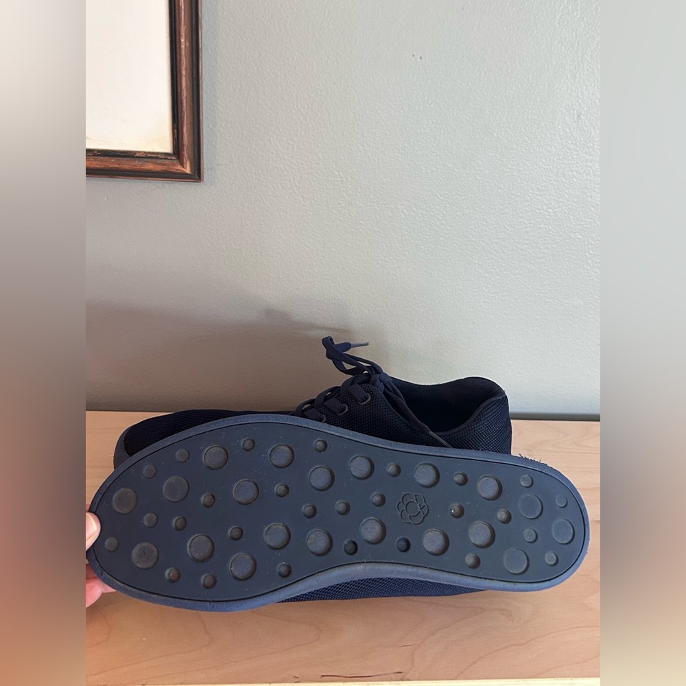 Atoms Navy Model 000‎ Sneakers
Size: M 8.25 W 9.75 - Picture 7 of 9